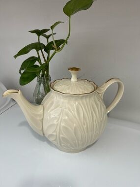 Vintage Lenox Cottage Collection Teapot
 24k Gold Trim USA - FLAW